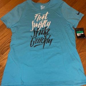 NEW GIRLS NIKE T-SHIRT